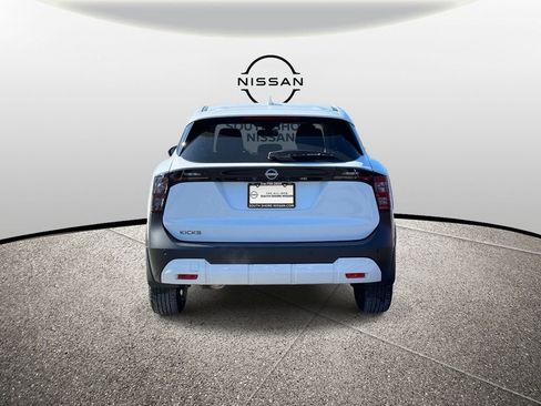 Used 2025 Nissan Kicks SV image 7