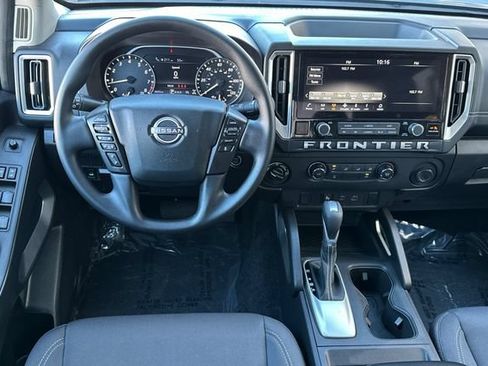 Certified 2025 Nissan Frontier SV AWD/4WD image 17