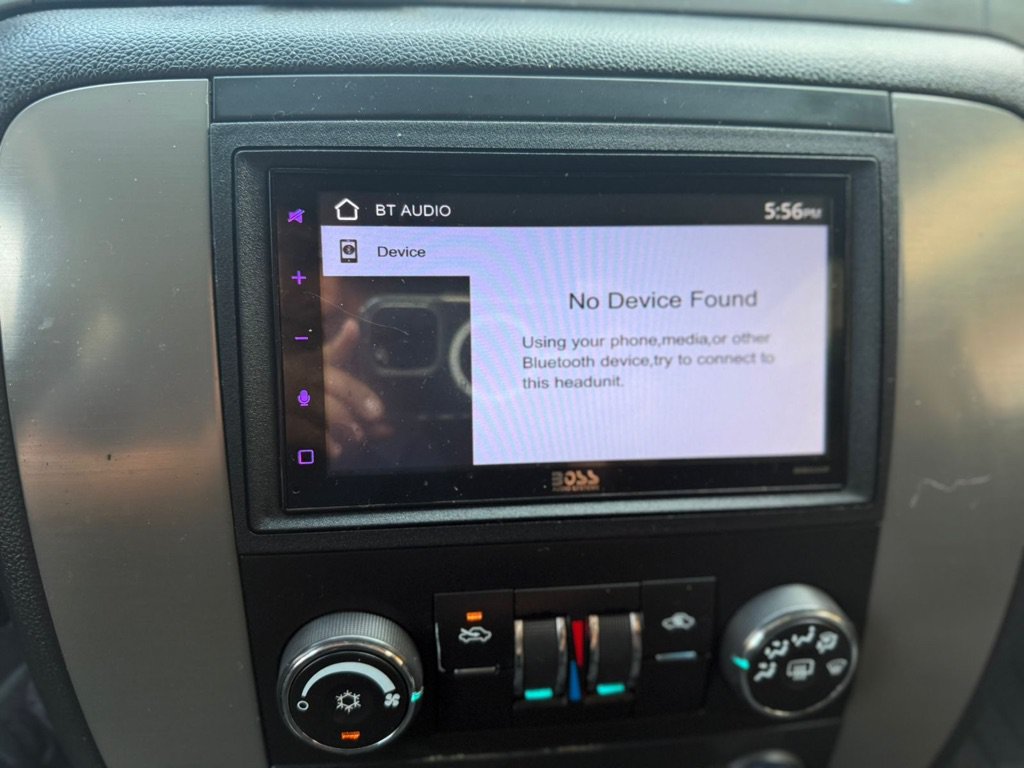 Used 2010 Chevrolet Avalanche LS AWD/4WD image 16