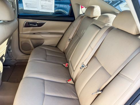 Used 2014 Nissan Altima 2.5 SL w/ Technology Package image 18