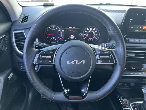 Used 2023 Kia Seltos SX w/ SX Sunroof Package image 16