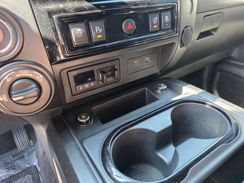 Used 2023 Nissan Titan PRO-4X w/ Pro-4x Convenience Package AWD/4WD image 23