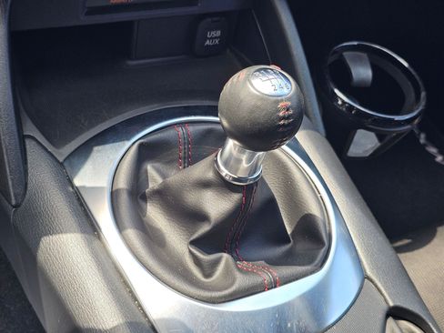 Used 2017 MAZDA MX-5 Miata Sport RWD image 54