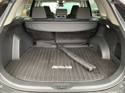 Used 2024 Toyota RAV4 XLE image 18