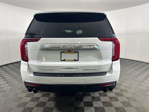Used 2022 GMC Yukon XL Denali AWD/4WD image 3