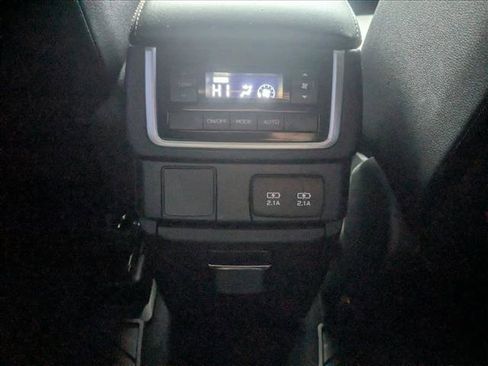 Used 2022 Subaru Ascent Onyx Edition image 18