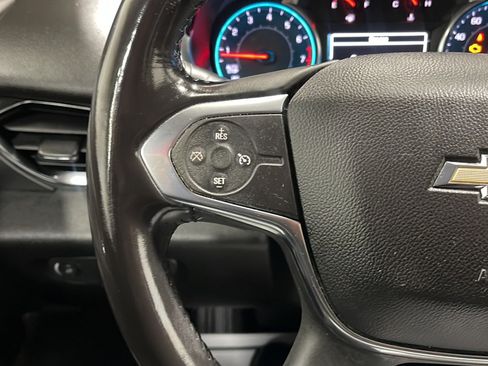 Used 2018 Chevrolet Traverse LT FWD image 3