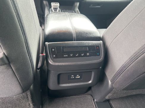 Used 2024 Nissan Pathfinder SV FWD image 23