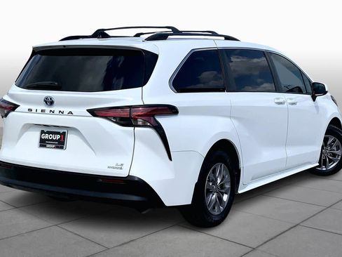 Used 2022 Toyota Sienna LE image 13