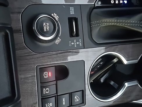 Used 2023 Toyota Highlander Platinum image 20