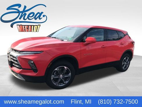 Certified 2025 Chevrolet Blazer LT image 1