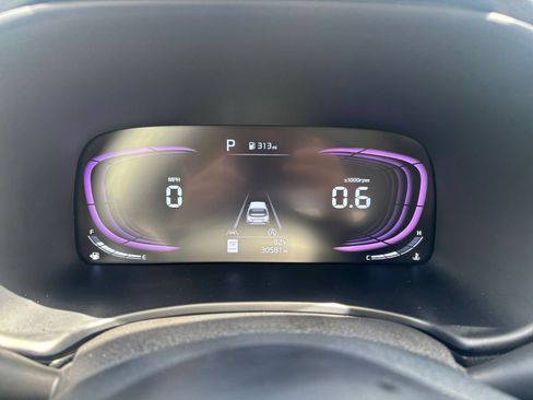 Used 2025 Kia Soul LX w/ LX Technology Package FWD image 38