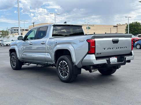 Used 2025 Toyota Tacoma TRD Sport AWD/4WD image 11
