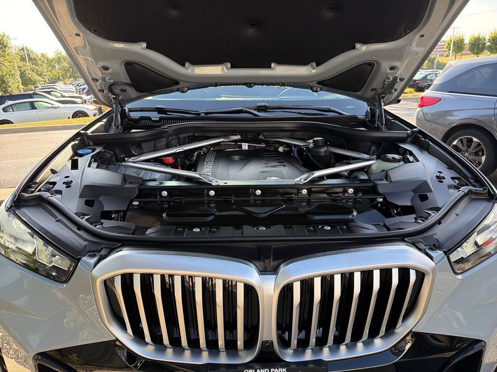 Used 2026 BMW X5 xDrive40i AWD/4WD image 23