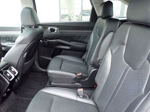 Certified 2023 Kia Sorento SX AWD/4WD image 17