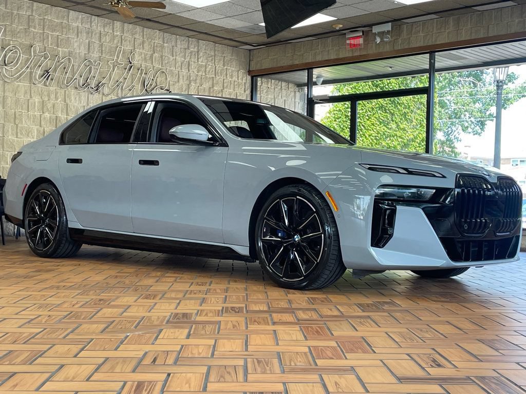 Used 2023 BMW i7 xDrive60 AWD/4WD image 8
