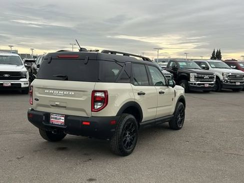 Used 2025 Ford Bronco Sport Badlands image 3