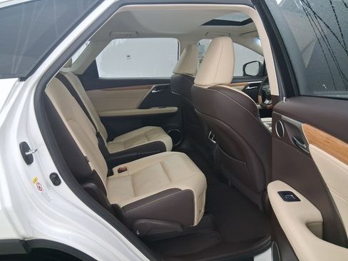 Used 2018 Lexus RX 350L w/ Premium Package image 32