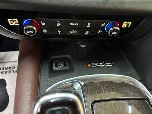 Used 2018 Buick Enclave Avenir w/ Avenir Technology Package FWD image 43