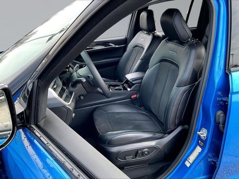 Used 2022 Jeep Grand Cherokee Trailhawk w/ Luxury Tech Group III image 25