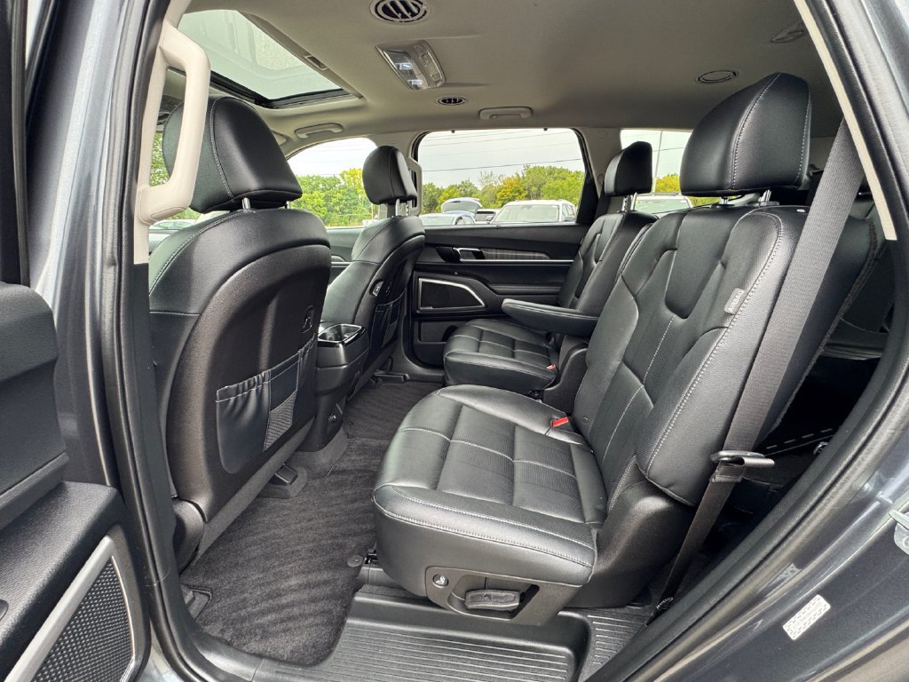 Used 2024 Kia Telluride EX w/ EX Captain's Chair Package AWD/4WD image 38
