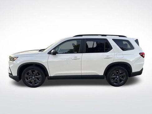 Used 2023 Honda Pilot Sport image 11