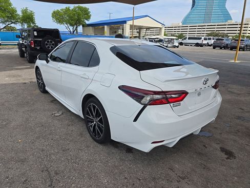 Used 2024 Toyota Camry SE w/ Convenience Package FWD image 6