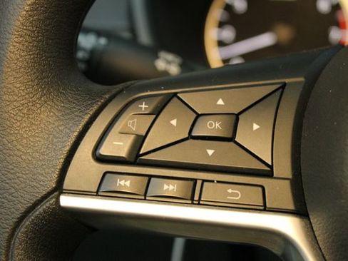 Used 2025 Nissan Altima 2.5 SV image 18