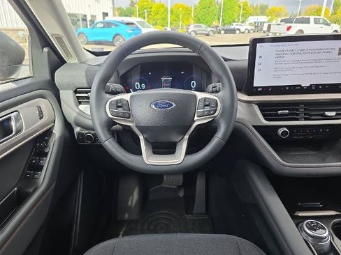 Certified 2025 Ford Explorer Active AWD/4WD image 8