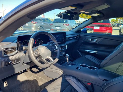 Used 2024 Ford Mustang GT Premium image 7