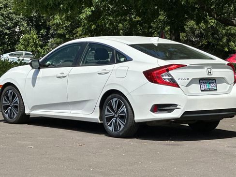 Used 2018 Honda Civic EX-T image 6