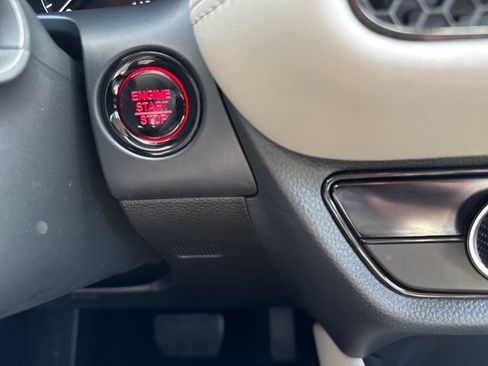 Certified 2025 Honda HR-V LX image 32