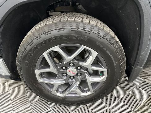 Used 2024 GMC Sierra 1500 SLT AWD/4WD image 13