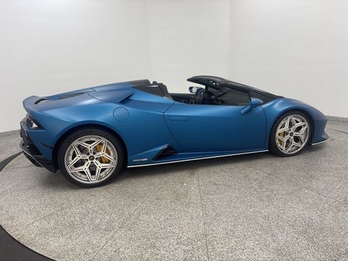 Used 2020 Lamborghini Huracan EVO RWD image 15