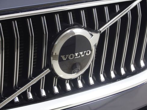 Used 2023 Volvo XC60 T8 Plus AWD/4WD image 16