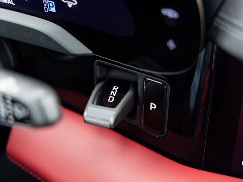 Used 2025 Porsche Taycan 4 Cross Turismo image 17