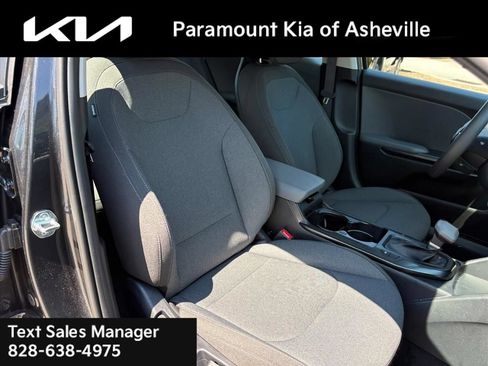 Certified 2025 Kia K4 FWD image 18
