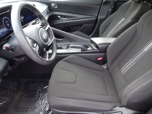 Used 2024 Hyundai Elantra SEL FWD image 6