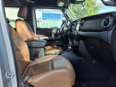 Used 2022 Jeep Gladiator Overland w/ Popular Equipment Package image 6