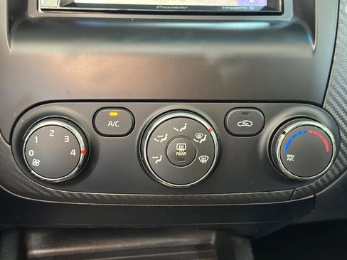 Used 2014 Kia Forte EX w/ Premium Package FWD image 18