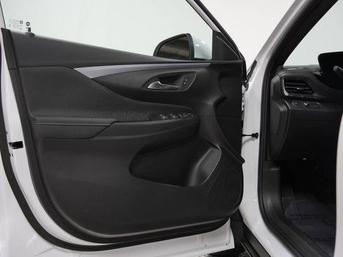 New 2025 Buick Envista Preferred image 22