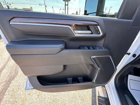 Used 2025 Chevrolet Silverado 2500 LT w/ Convenience Package image 14