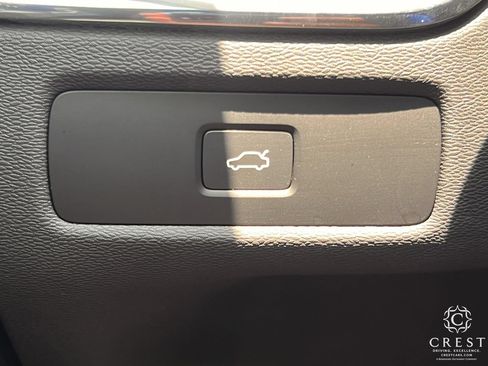 Used 2025 Volvo XC60 B5 Core AWD/4WD image 20