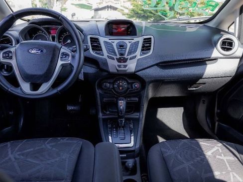 Used 2013 Ford Fiesta SE image 44