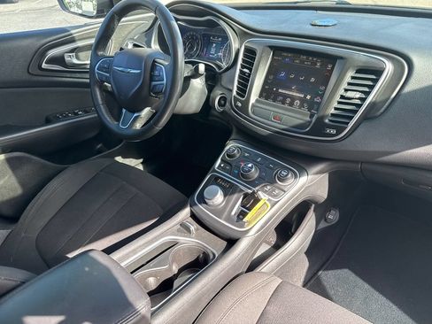 Used 2016 Chrysler 200 Limited w/ Anniversary Edition FWD image 17
