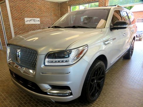 Used 2019 Lincoln Navigator Reserve w/ Cargo Package image 87