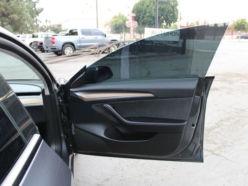 Used 2023 Tesla Model 3 Standard Range image 15