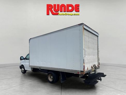 Used 2014 Chevrolet Express 3500 Extended RWD image 4