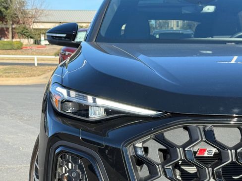 Certified 2025 Audi SQ5 Premium Plus image 3