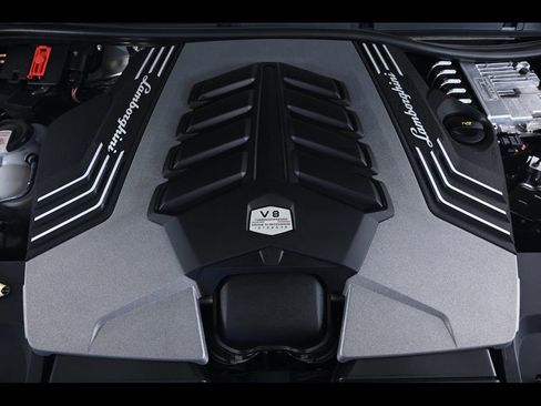 Used 2024 Lamborghini Urus S AWD/4WD image 40